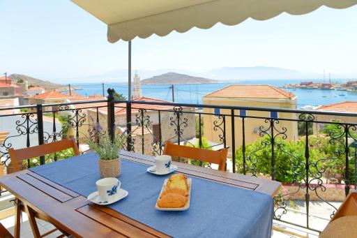 Captain Ilias House Chalki - Housity