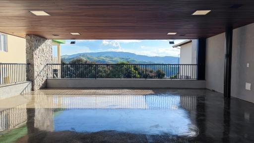 Lake's House - Housity