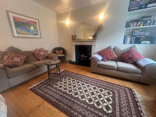 Nant Meigan, Georgian Townhouse in centre of Aberaeron, dog friendly - Housity