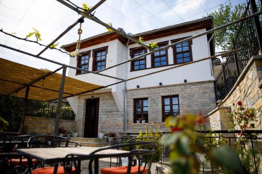 Hotel Pashai - Housity