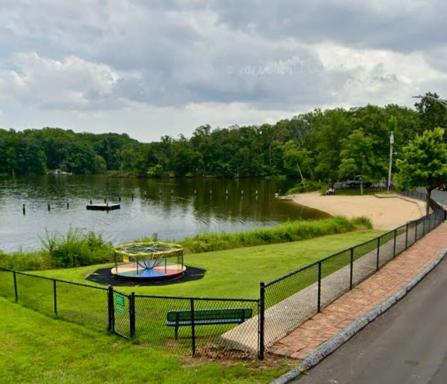London Towne Bungalow Wloft - Walk To The Beach! - Housity