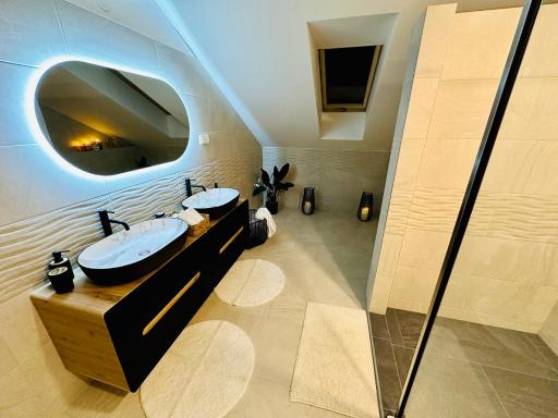 Elements Lednice - Housity