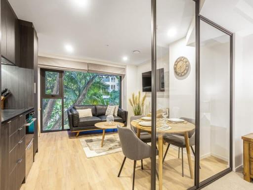 Brand New Condo with Pool and Gym - Housity