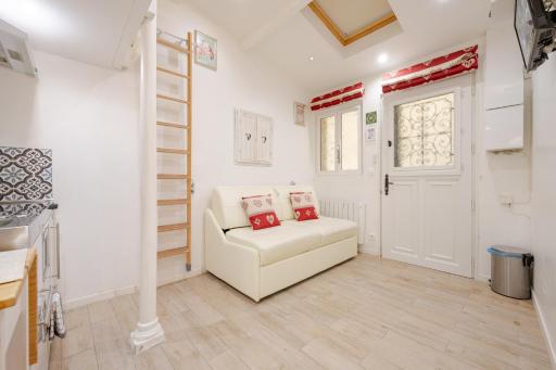 Superb tiny house in heart of Paris 1st! - Housity