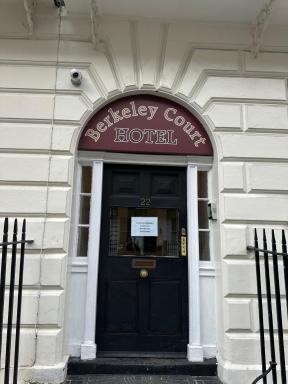 Berkeley Court Hotel - Housity