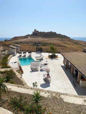 Bella Vista - Housity
