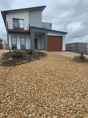 Peterborough Getaway - Housity