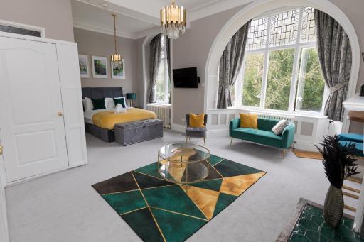 Fabulous Garden Room with en-suite - Housity