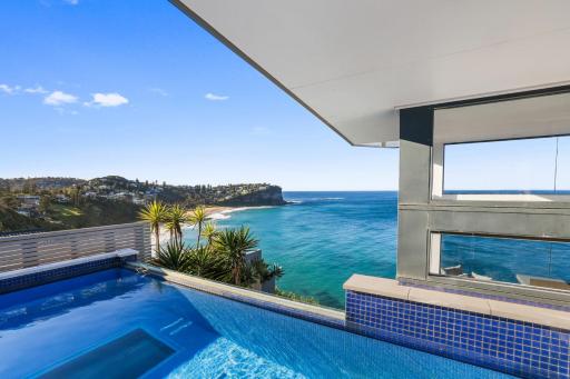 Due Northerly Oceanfront - Housity