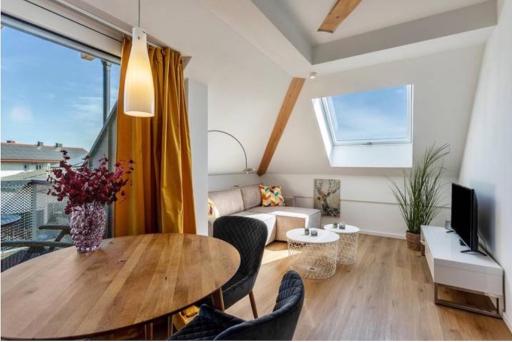Terralpin Apartments - Charmante DG Wohnung mit Balkon - Housity