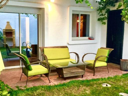 Elegant villa in Dar Bouazza with year round private pool - Housity
