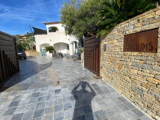Appartement privé à la Villa Paradis de Valcros - Housity