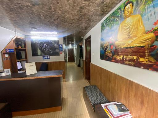 Lama Hotel - Housity