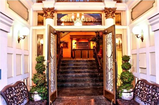 Hotel Majestic - Housity