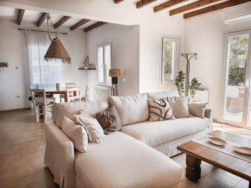 The Mykonos House - Newly Renovated Villa Near Town - Housity