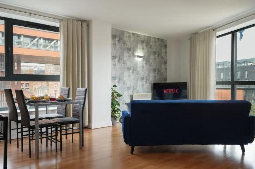 West One City Home from Home with secure parking - Hizvo