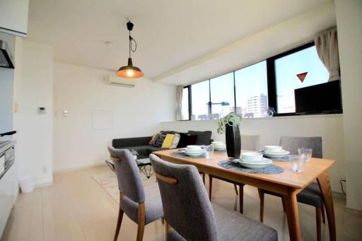 Luxes - 10 min Hiroshima Station & 2BR Up to 10p - Housity