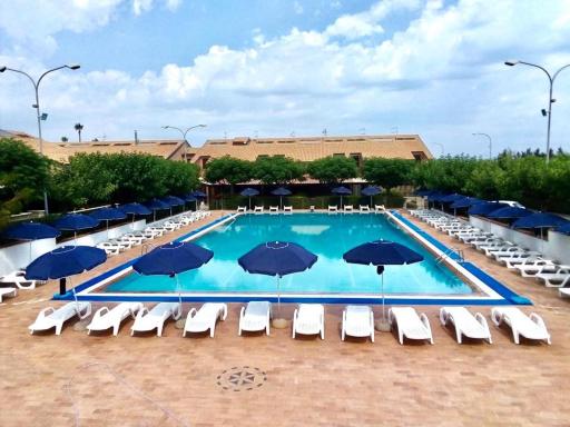 Riviera Village Family Hotel - Housity