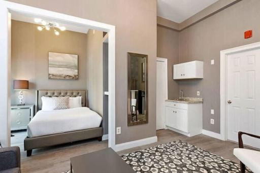1-31 Excellent Location, Walk Everywhere Sleeps 3 - Housity