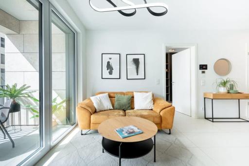Modern & Bright in Cloche dOr ID155 - Housity