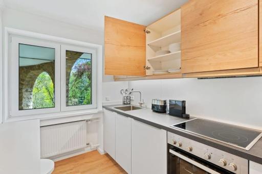 Bright 1BR Apt in Limpertsberg with WiFi & Kitchen - Housity