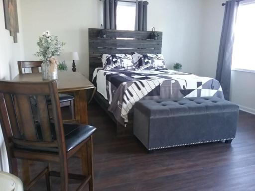 Music Studio Getaway, Close to Entertainment! - Housity