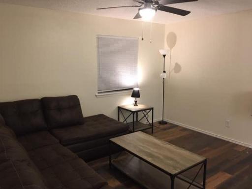Two-bed one-bath downstairs close to Fort Sill! - Housity