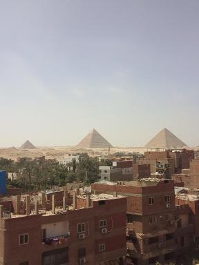 pyramids golden gate inn - Housity