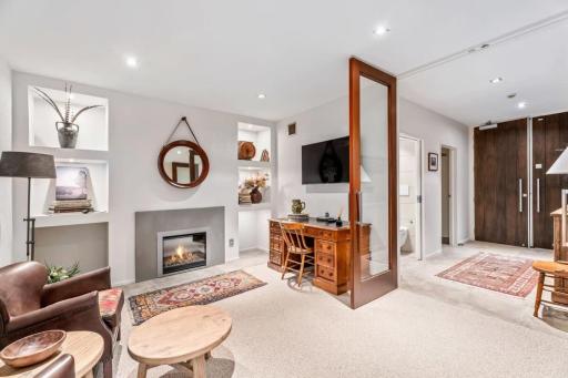 Pembroke - Luxury 1 Bedroom Apartment - Housity