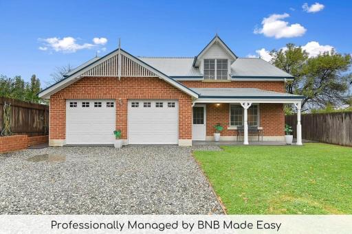 Peel St - Large Family Home Walk to CBD - Housity