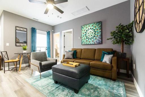 Restaurants-Pets-Professionals-FastWiFi-A C-Patios - Housity