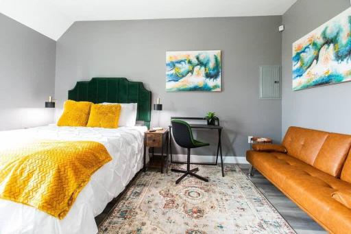 Military-Restaurants-Fast-WiFi-A C-W D-Pets-Park- - Housity