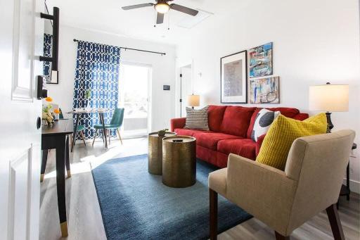 Walk 2 Restaurants & Bars-Relax on Private Patio - Housity
