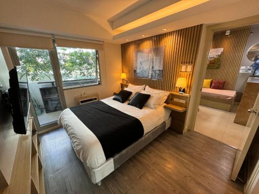 Nice one BR condo free pool in Commonwealth QC - Housity
