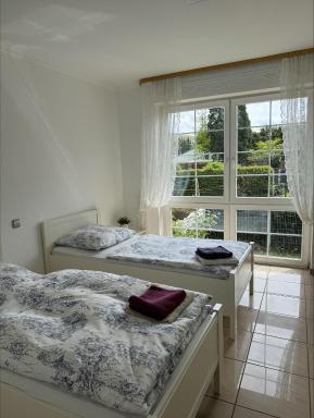 Ferienwohnung 2 mit Garten - Housity