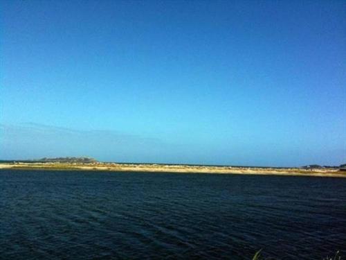 La presqu' île du Lenn face à la mer - Housity