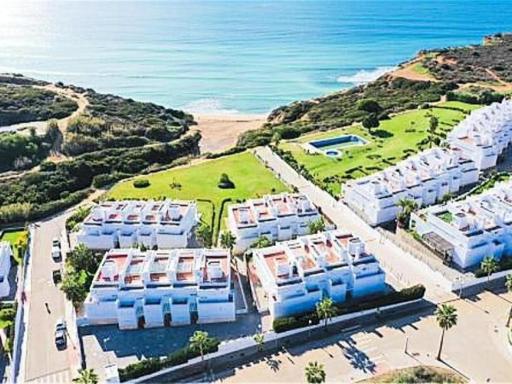 Eclipse de mar: Cozy Beach Home, Costa de la Luz - Housity