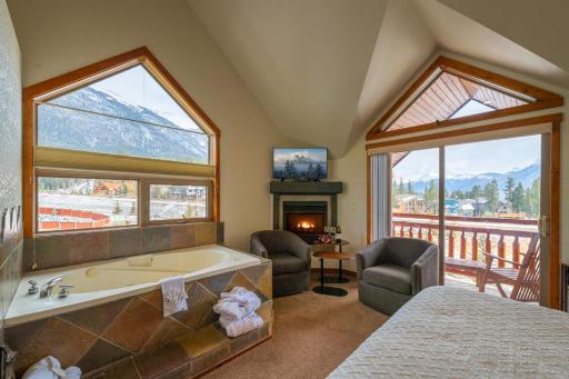 A Bear and Bison Country Inn - Housity