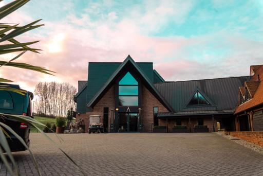 Cave Hotel & Golf Resort - Housity