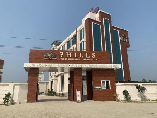7 Hills Hotel & Resort - Housity