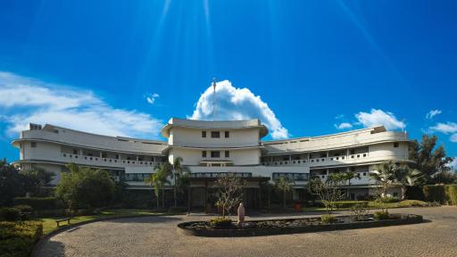 Gulmohar Greens Golf & Country Club - Housity