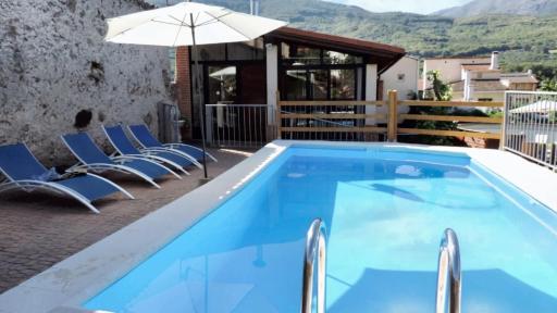 Elegant Villa with Private Pool in Jerte - Housity