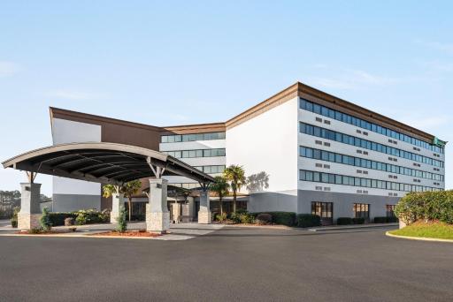 Holiday Inn Mobile West I-10 by IHG - Housity