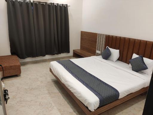 Hotel Nandan pure veg Restaurant and lodging - Housity