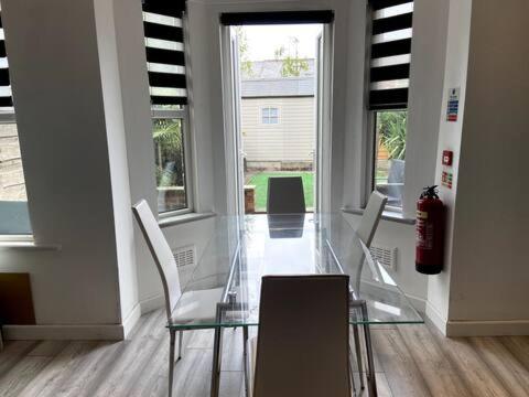 Ivy Mount Boutique - Housity