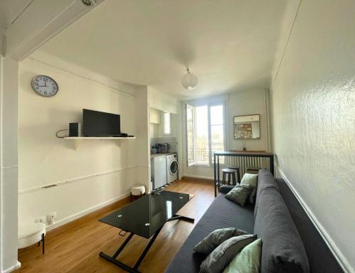 15 min from the Eiffel Tower - Charming apartment - Housity