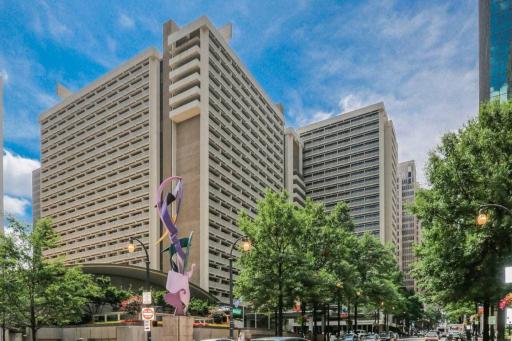 ENTIRE CONDO! Downtown! 24 Concierge! PT9B - Housity