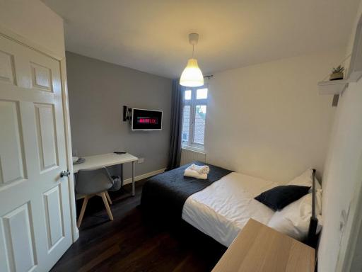 Deluxe Ensuite Double Room with Ensuite - Housity