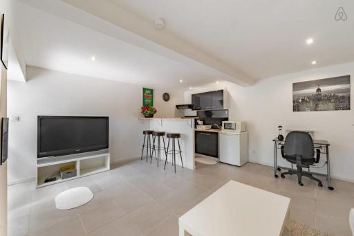 GuestReady - Modern and Spacious Flat near Vaise - Housity