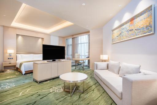Holiday Inn Chongqing University Town, an IHG Hotel - Housity